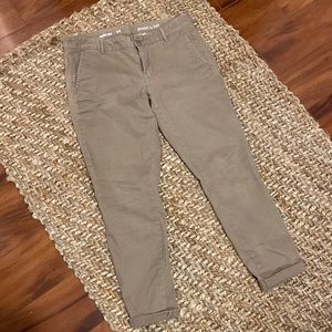 Classic chino, skinny style reminiscent of current/elliot style